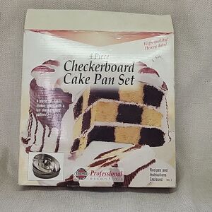 NIB NORPRO Checkerboard Round Cake Pan 4 piece Set W Recipes & Instructions